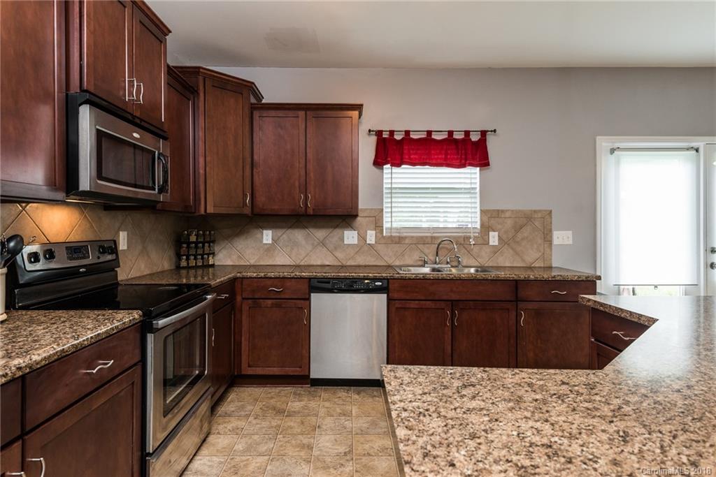 3011 Sweetspire Road Charlotte, NC 28215 - Photo 11 of 35 Gallery Image 11