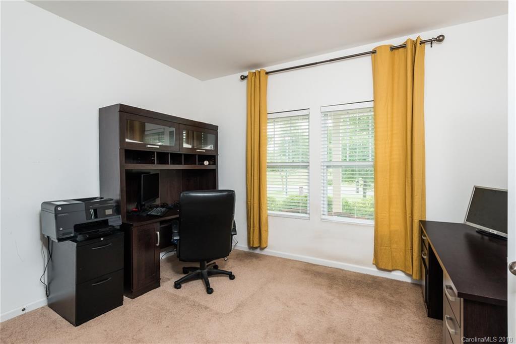 3011 Sweetspire Road Charlotte, NC 28215 - Photo 6 of 35 Gallery Image 6