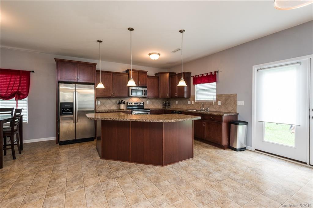 3011 Sweetspire Road Charlotte, NC 28215 - Photo 8 of 35 Gallery Image 8
