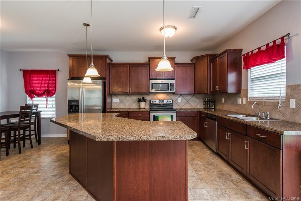 3011 Sweetspire Road Charlotte, NC 28215 - Photo 9 of 35 Gallery Image 9