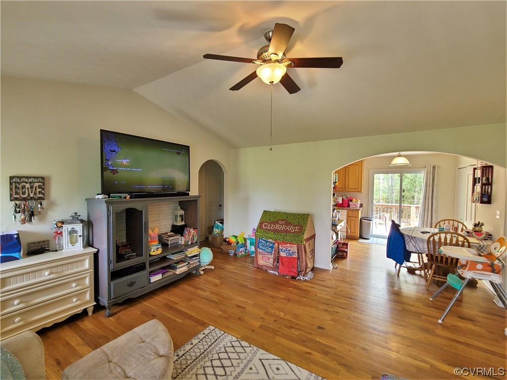 1174 Plank Road Farmville, VA 23901 - Photo 9 of 21 a living room with furniture and a flat screen tv