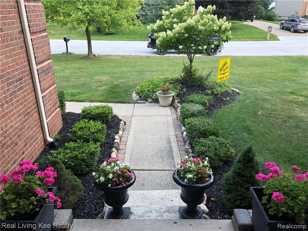 2362 Pleasant View Drive Rochester, MI 48306 - Photo 2 of 35 IMG_9216.jpeg