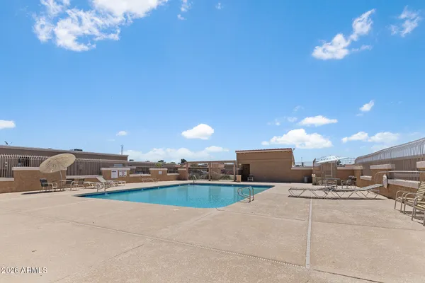 $259,999 | 330 West Tonopah Drive, Unit 5, Phoenix, AZ 85027