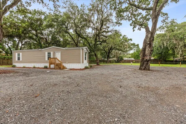 $1,850 | 1156 Russell Drive, Unit 25, Mount Pleasant, SC 29464