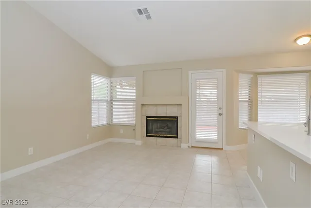 $1,835 | 6093 Bing Cherry Drive, Las Vegas, NV 89142