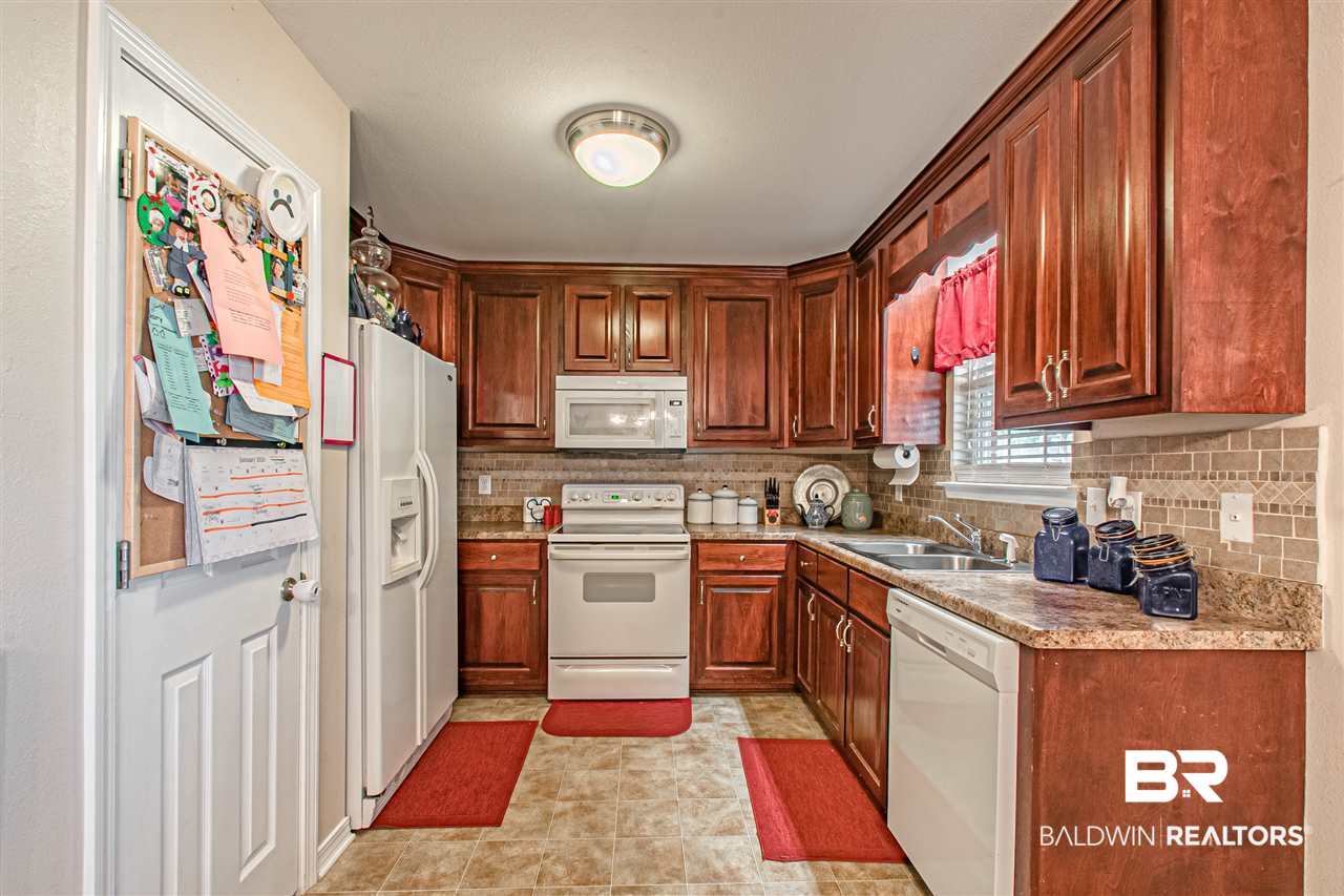 16095 Pine Grove Rd Extension South Bay Minette, AL 36507 - Photo 11 of 33 Kitchen