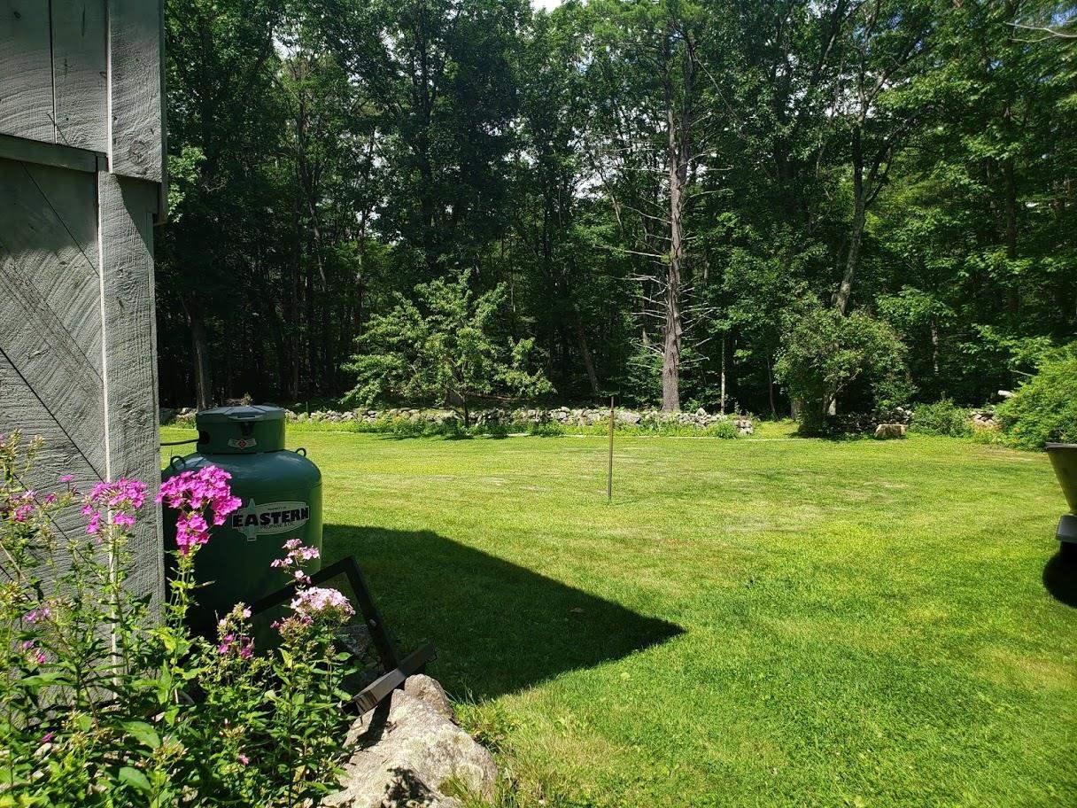 144 Nottingham Road Deerfield, NH 03037 - Photo 2 of 23
