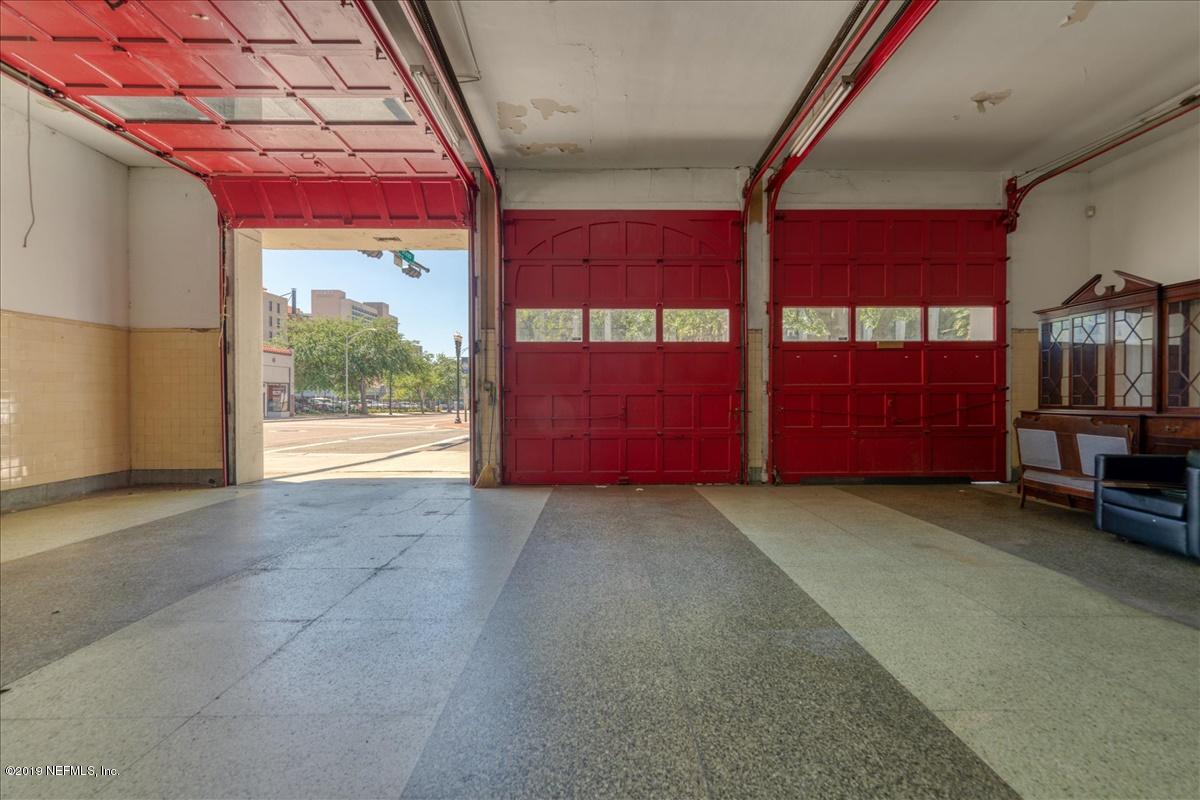39 Adams Street Jacksonville, FL 32202 - Photo 24 of 29 a view of an empty room with a window