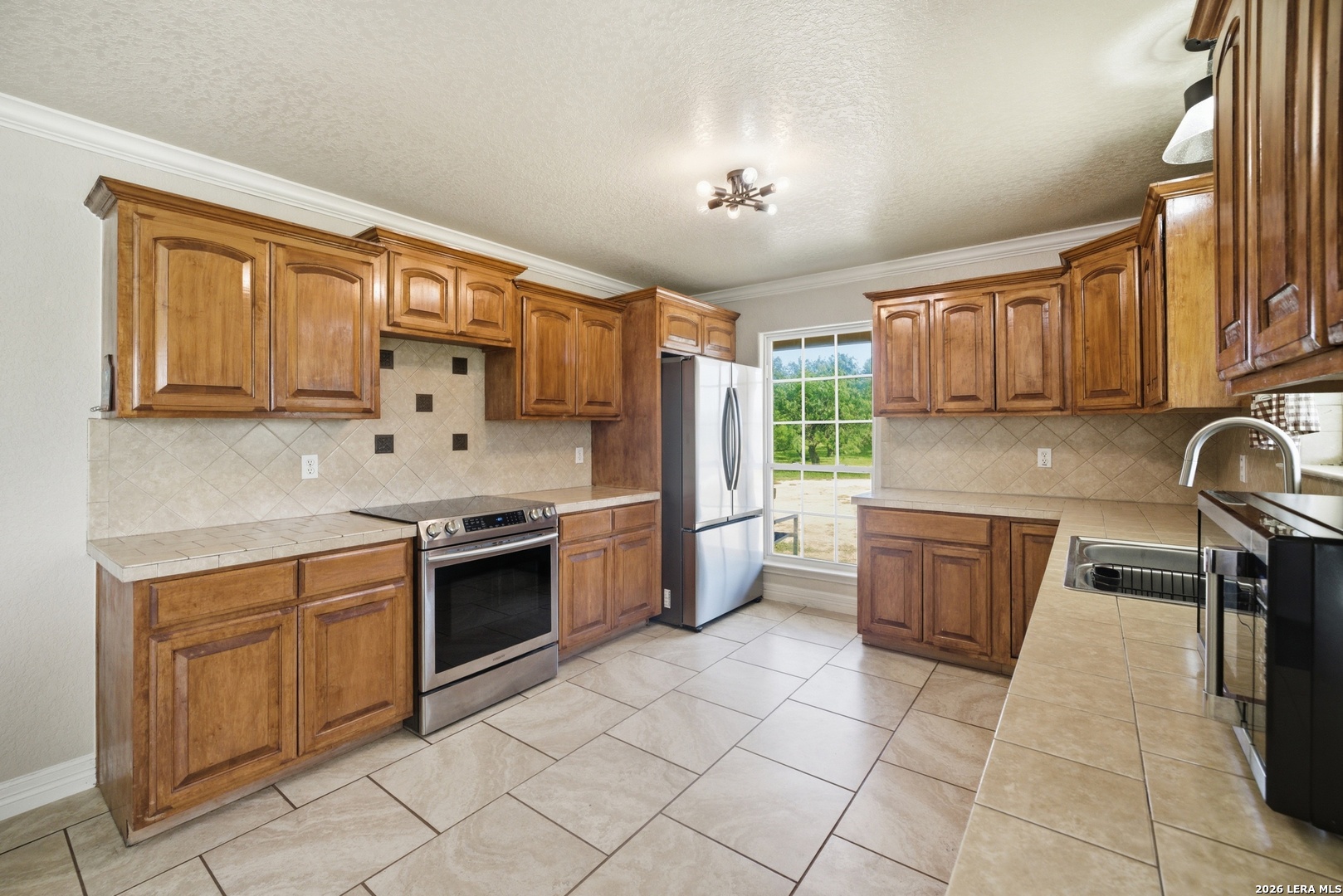 95 Molly Drive Lytle, TX 78052 - Photo 8 of 26