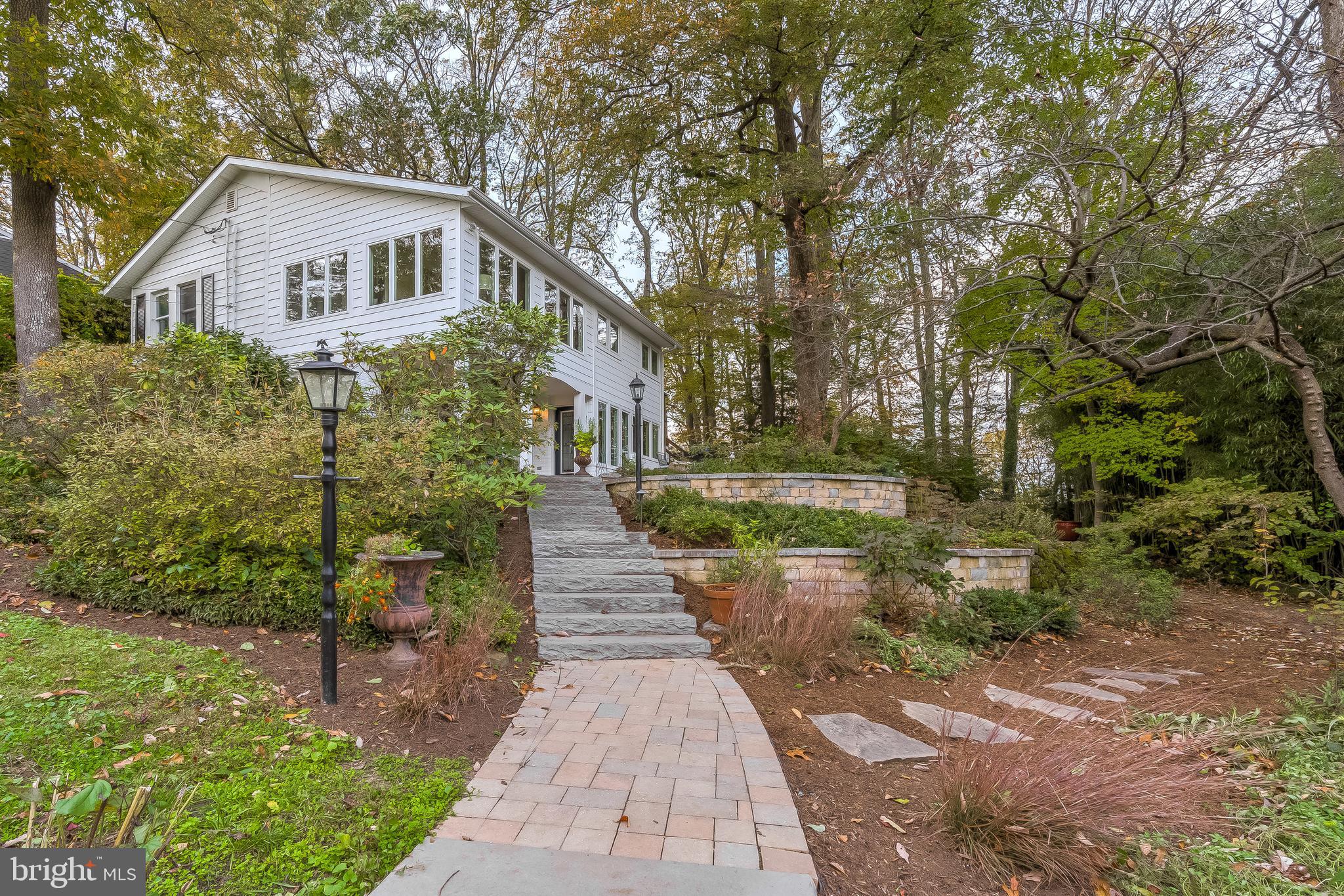126 Round Bay Road Severna Park, MD 21146 - Photo 3 of 80 Perfectly sited, surrounded by Laurel Oaks