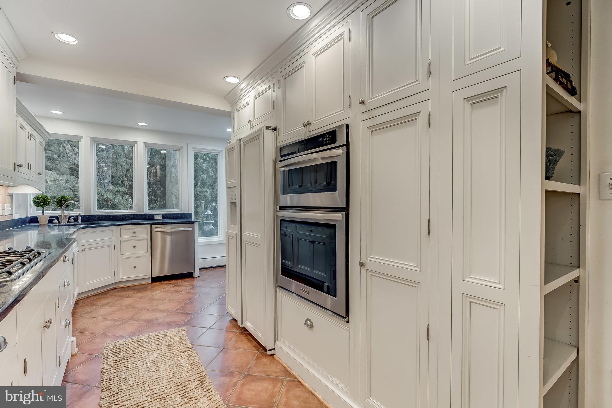 126 Round Bay Road Severna Park, MD 21146 - Photo 20 of 80 Stainless steel appliances