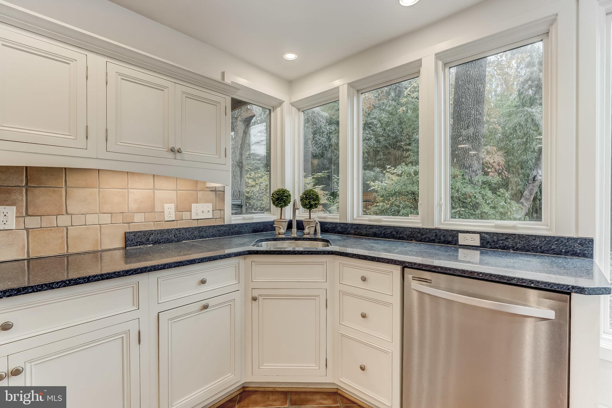 126 Round Bay Road Severna Park, MD 21146 - Photo 23 of 80 Refined cabinetry