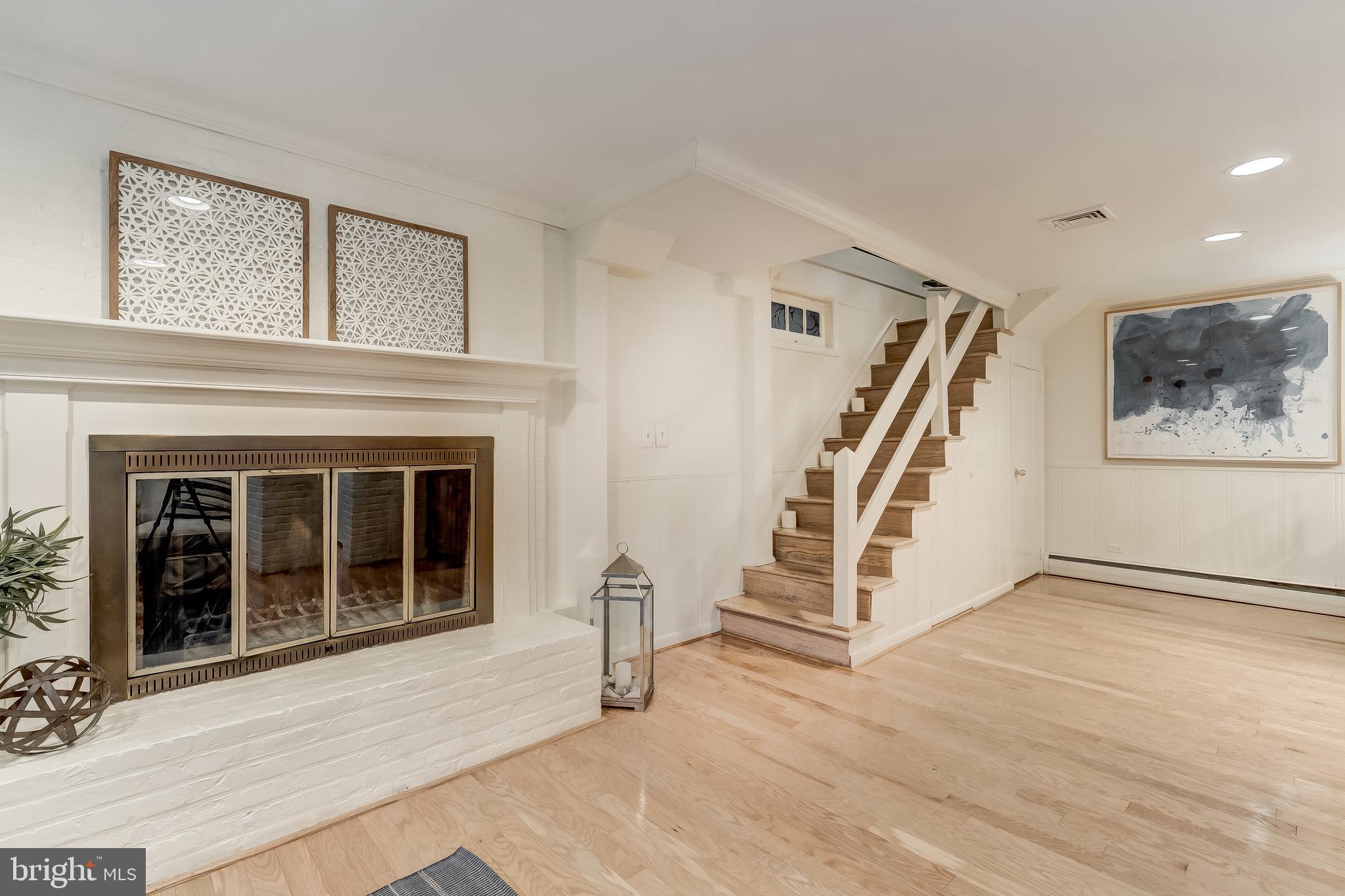 126 Round Bay Road Severna Park, MD 21146 - Photo 27 of 80 Staircase leads to upper level