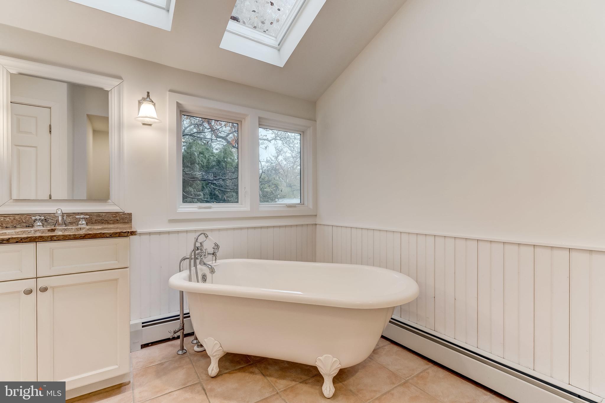 126 Round Bay Road Severna Park, MD 21146 - Photo 43 of 80 Luxurious clawfoot tub
