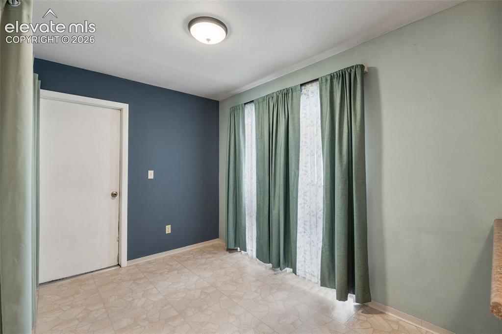 3330 Templeton Gap Road, Unit 6 Colorado Springs, CO 80907 - Photo 18 of 40