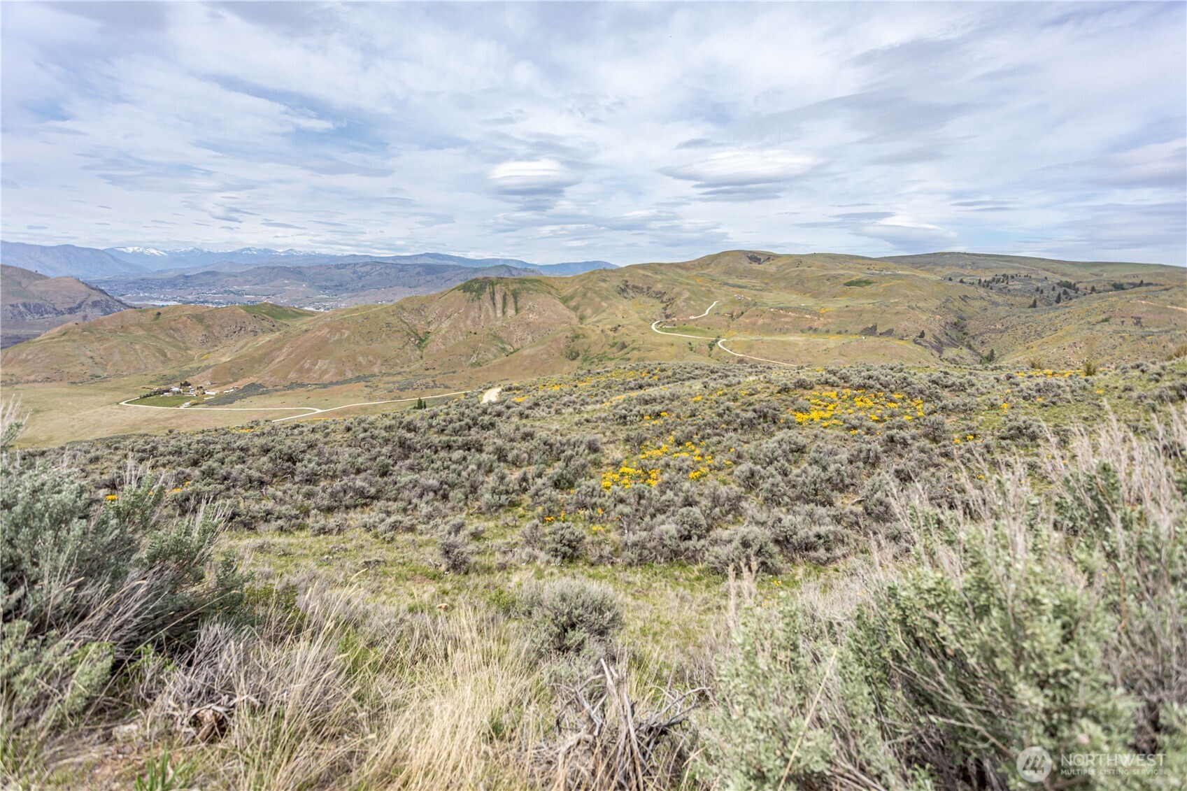 0 Chelan Hills Acres Road Orondo, WA 98843 - Photo 30 of 37 a view of an ocean