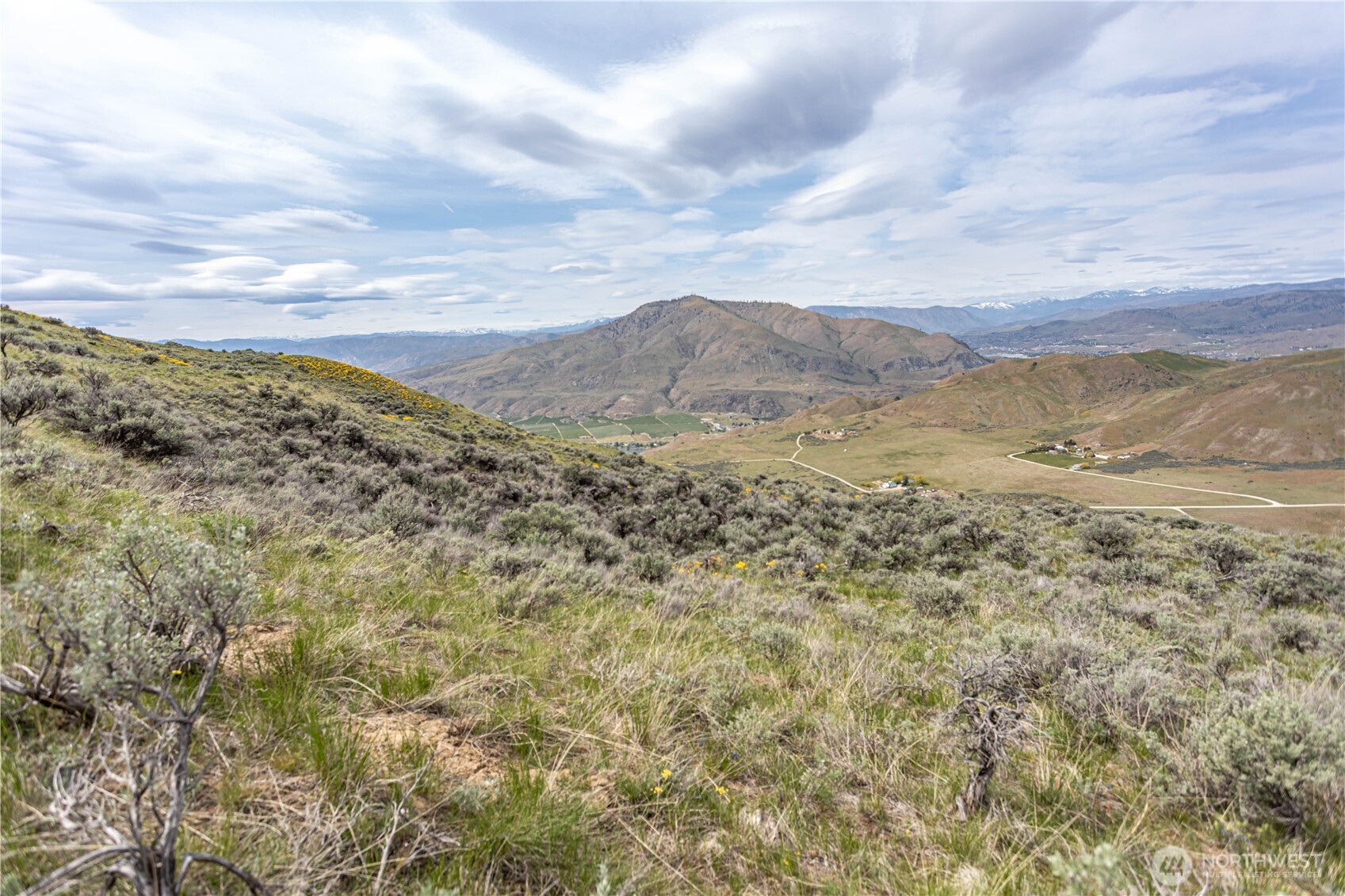 0 Chelan Hills Acres Road Orondo, WA 98843 - Photo 32 of 37 a view of a field with an ocean