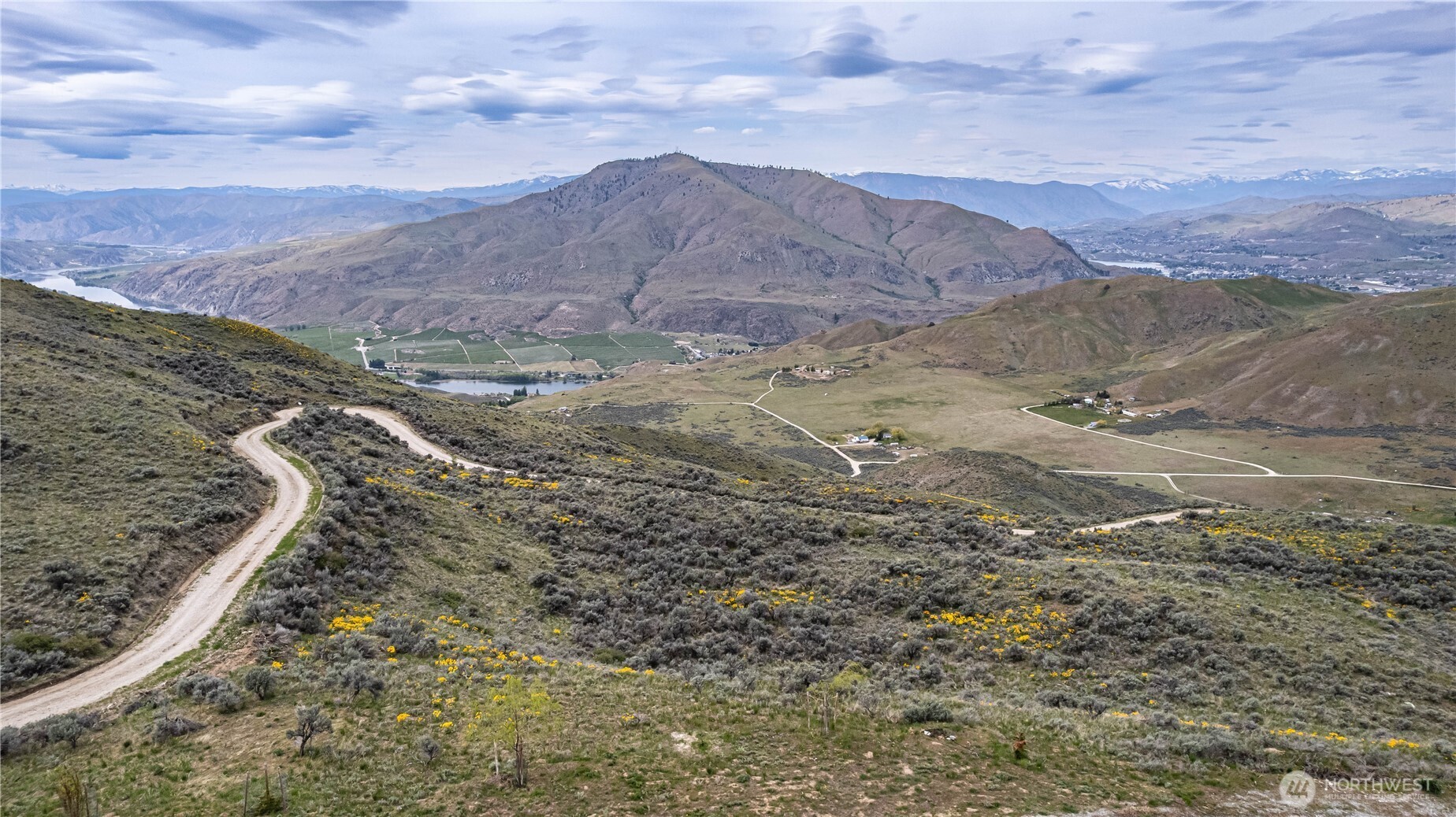 0 Chelan Hills Acres Road Orondo, WA 98843 - Photo 5 of 37 a view of a mountain in the distance