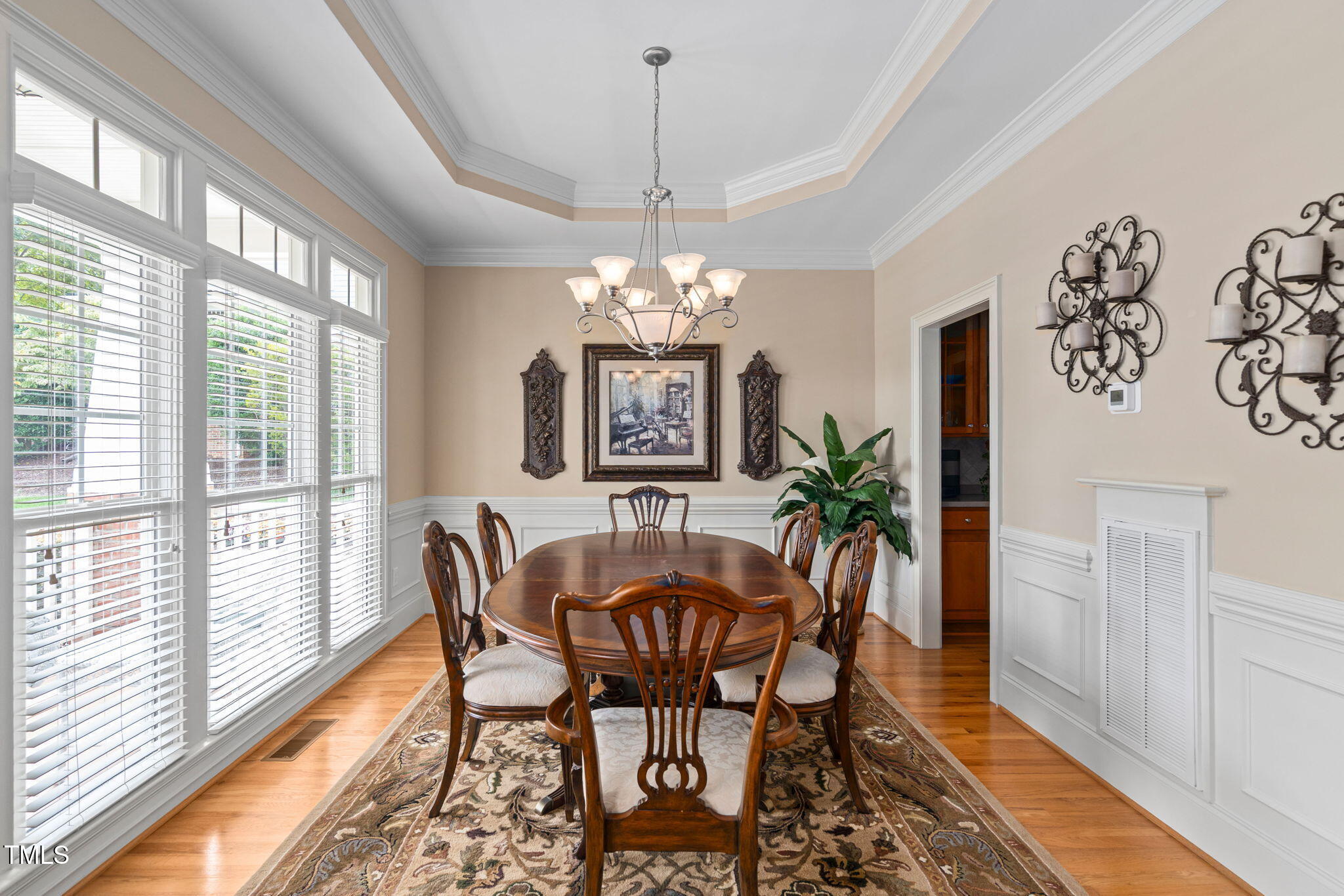 91-web-or-mls-1104-colonial-club-rd