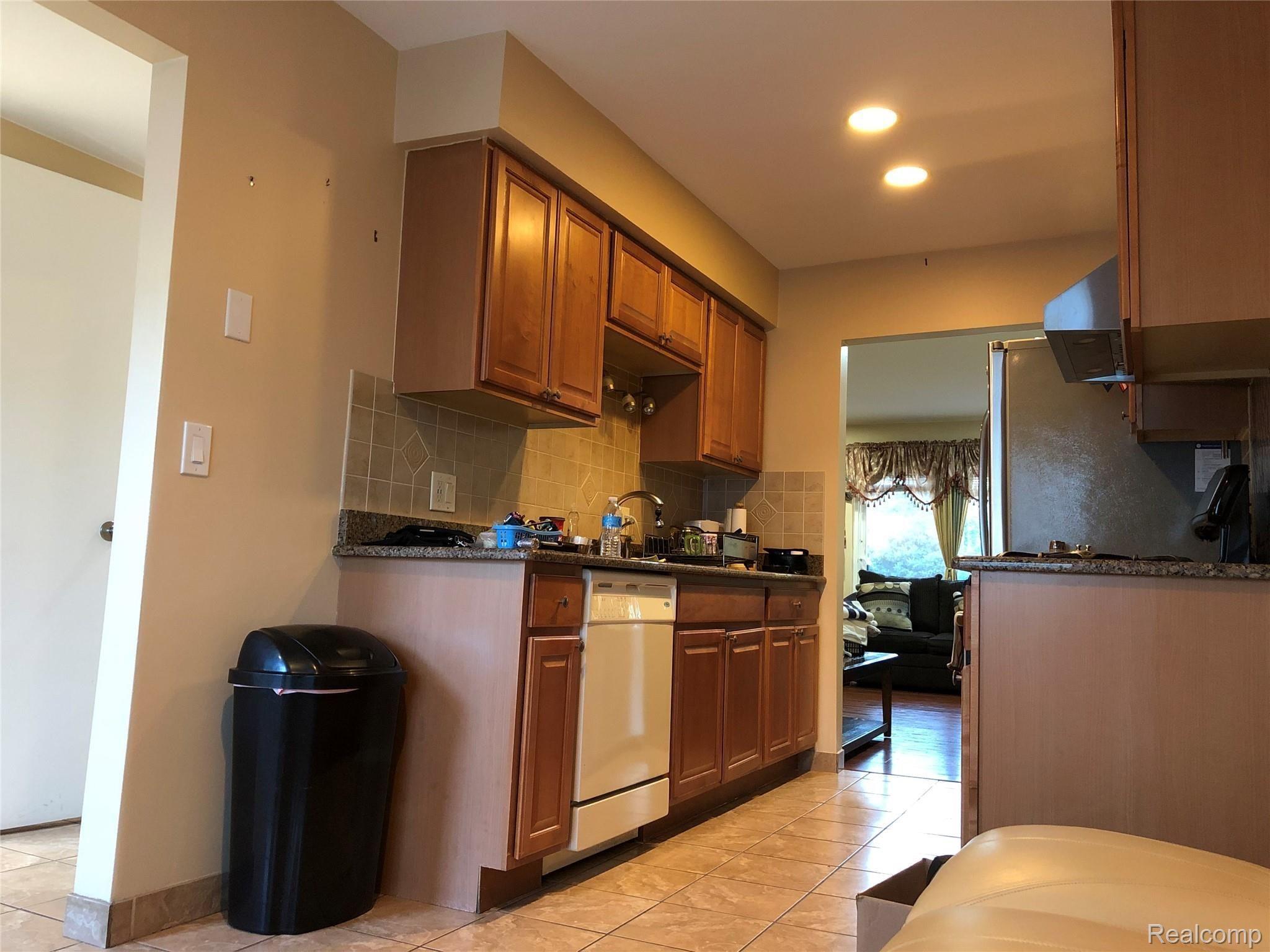 4350 15 Mile Road Sterling Heights, MI 48310 - Photo 4 of 18 IMG_4708.jpeg
