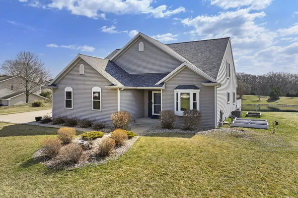 $579,900 | W5071 Clearwater Lane, Sugar Creek, WI 53121