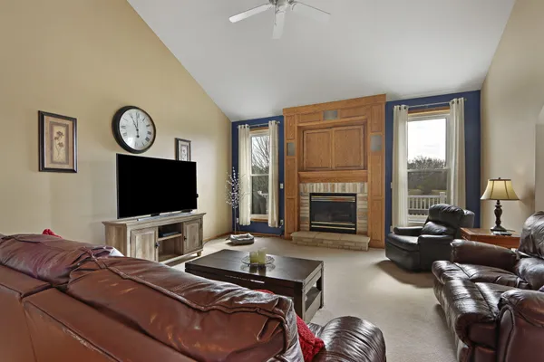 $579,900 | W5071 Clearwater Lane, Sugar Creek, WI 53121