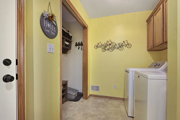 $579,900 | W5071 Clearwater Lane, Sugar Creek, WI 53121