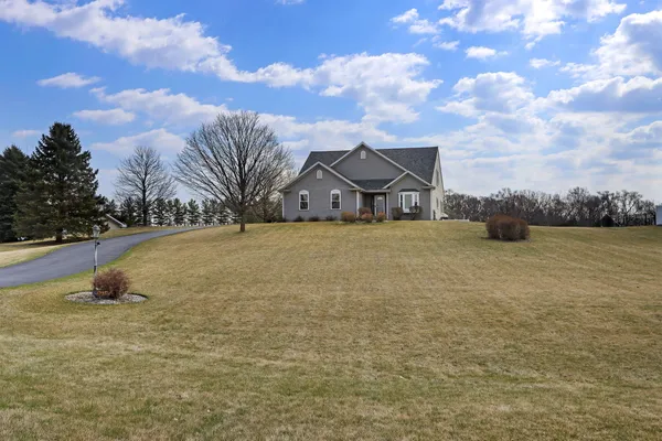 $579,900 | W5071 Clearwater Lane, Sugar Creek, WI 53121