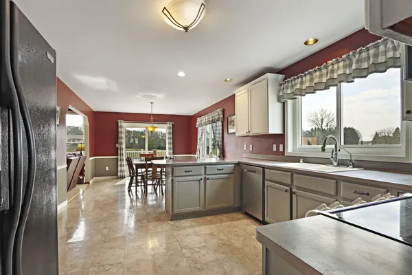 $579,900 | W5071 Clearwater Lane, Sugar Creek, WI 53121