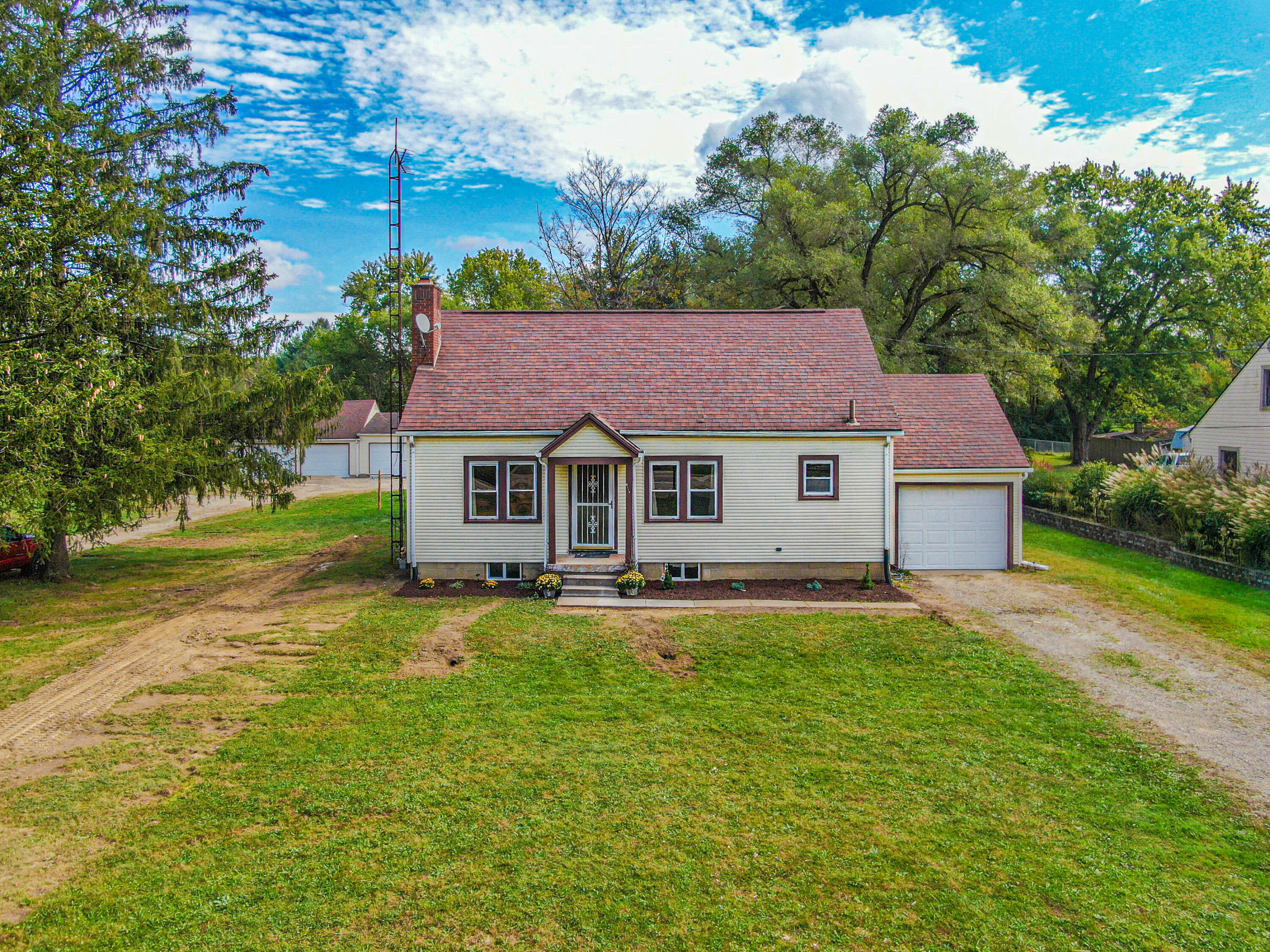 2210 Troy Road Springfield, OH 45504 - Photo 1 of 40