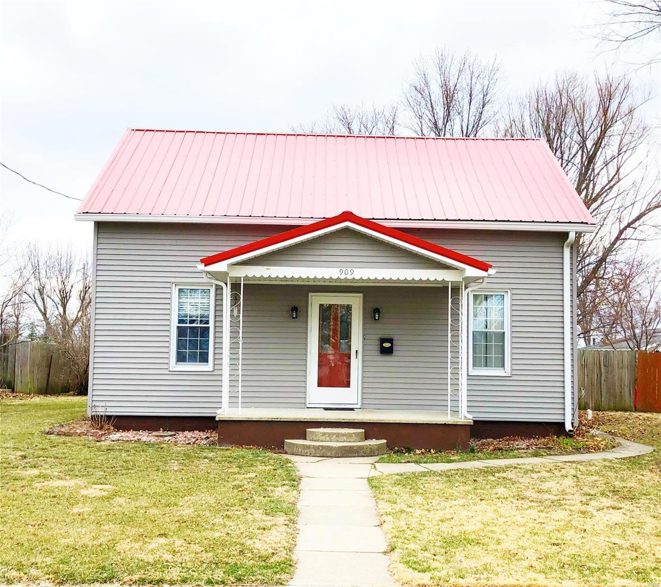 909 Walnut Greenfield, IL 62044 - Photo 1 of 15 Gallery Image 1