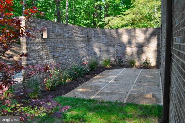 705 Potomac River Road McLean, VA 22102 - Photo 3 of 29 Exterior (General)