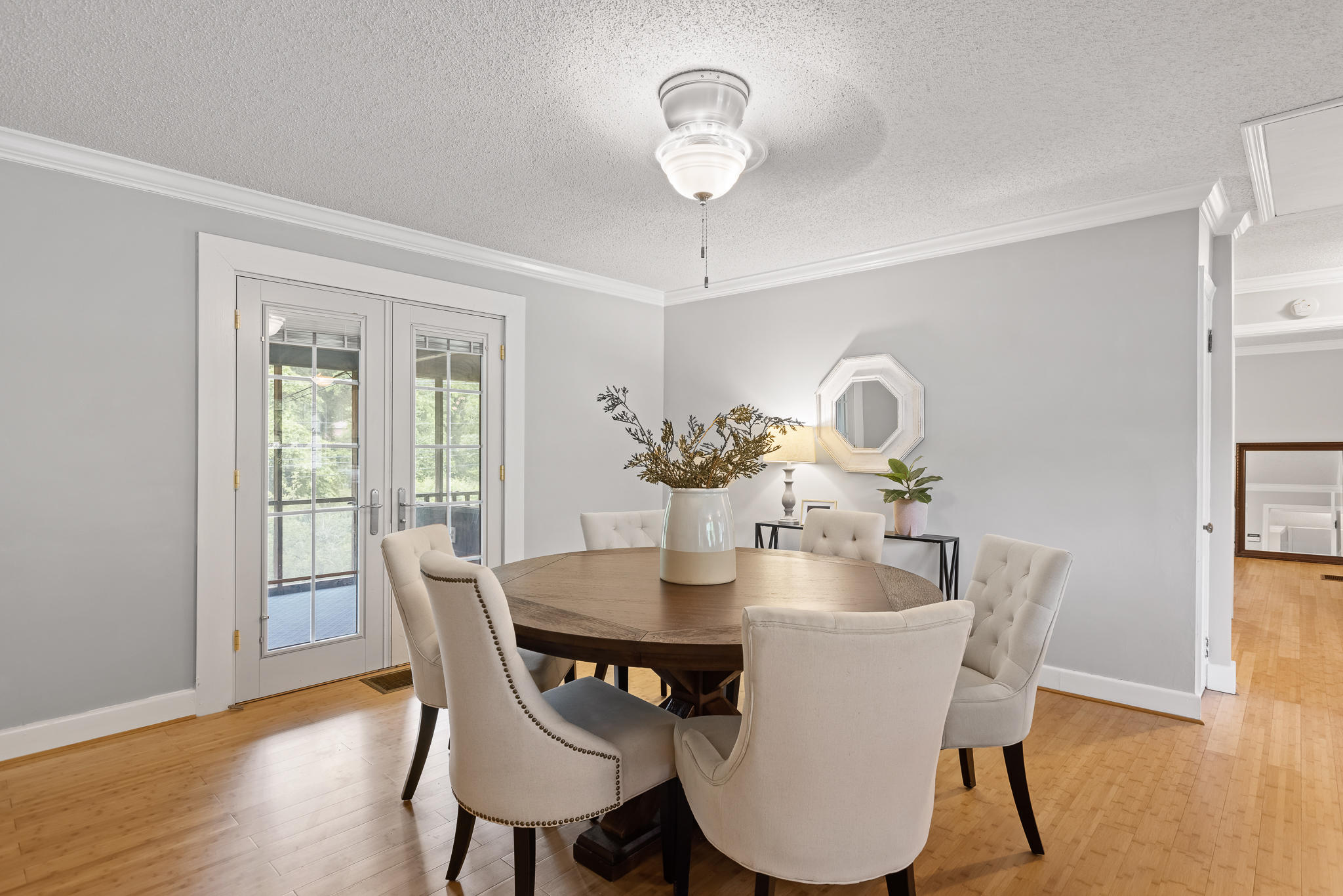 903 Ridgeway Avenue Signal Mountain, TN 37377 - Photo 14 of 38 Dining Room