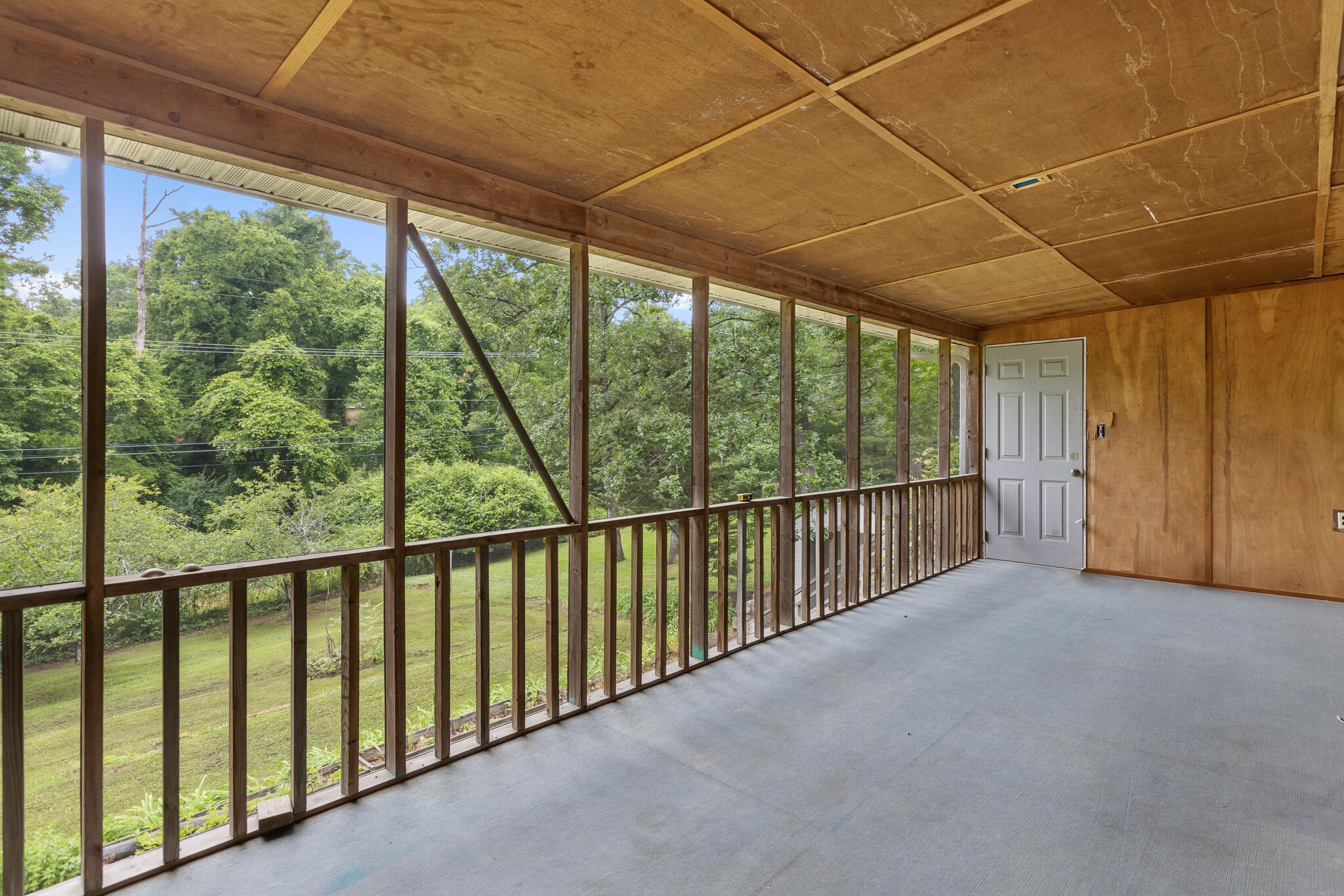 903 Ridgeway Avenue Signal Mountain, TN 37377 - Photo 24 of 38 Screen Porch