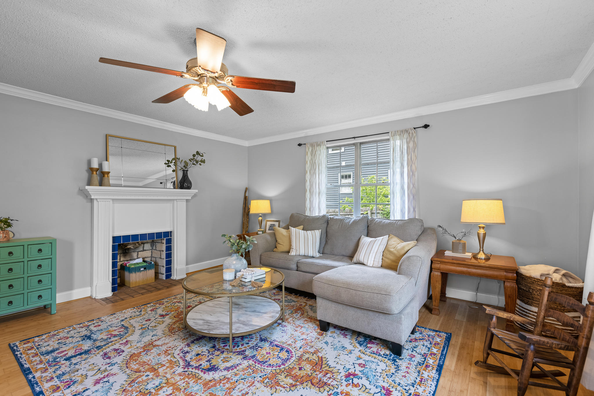 903 Ridgeway Avenue Signal Mountain, TN 37377 - Photo 4 of 38 Living Room