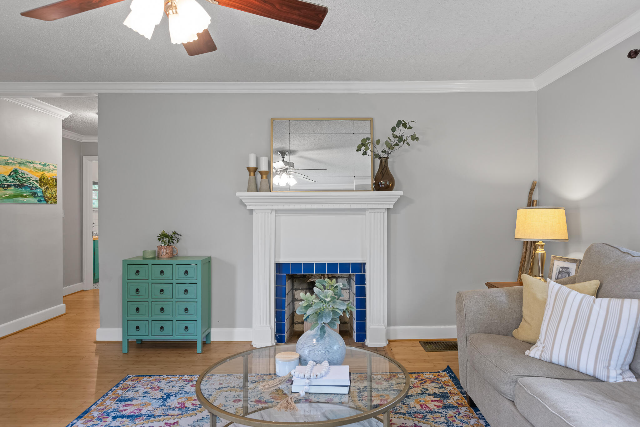 903 Ridgeway Avenue Signal Mountain, TN 37377 - Photo 5 of 38 Living Room