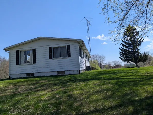 $195,000 | 13421 Woerner Road, Manitou Beach, MI 49253