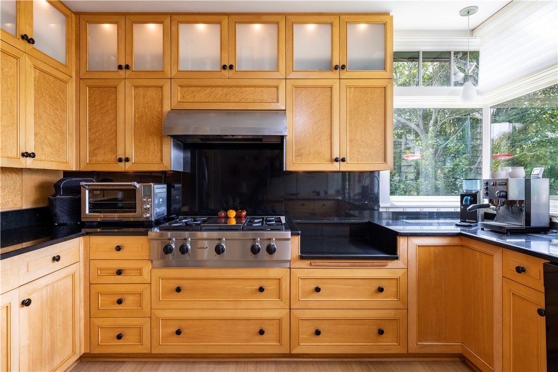 354 Beavertail Road Jamestown, RI 02835 - Photo 16 of 49