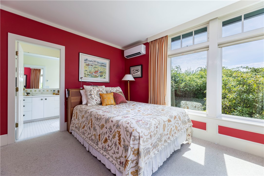 354 Beavertail Road Jamestown, RI 02835 - Photo 19 of 49