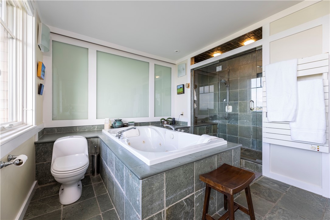 354 Beavertail Road Jamestown, RI 02835 - Photo 30 of 49