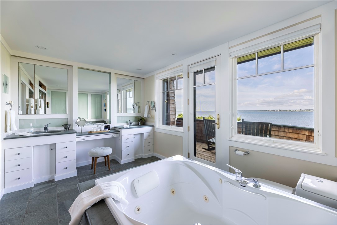 354 Beavertail Road Jamestown, RI 02835 - Photo 31 of 49