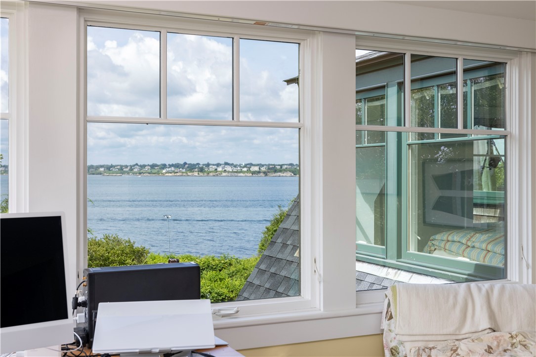 354 Beavertail Road Jamestown, RI 02835 - Photo 35 of 49