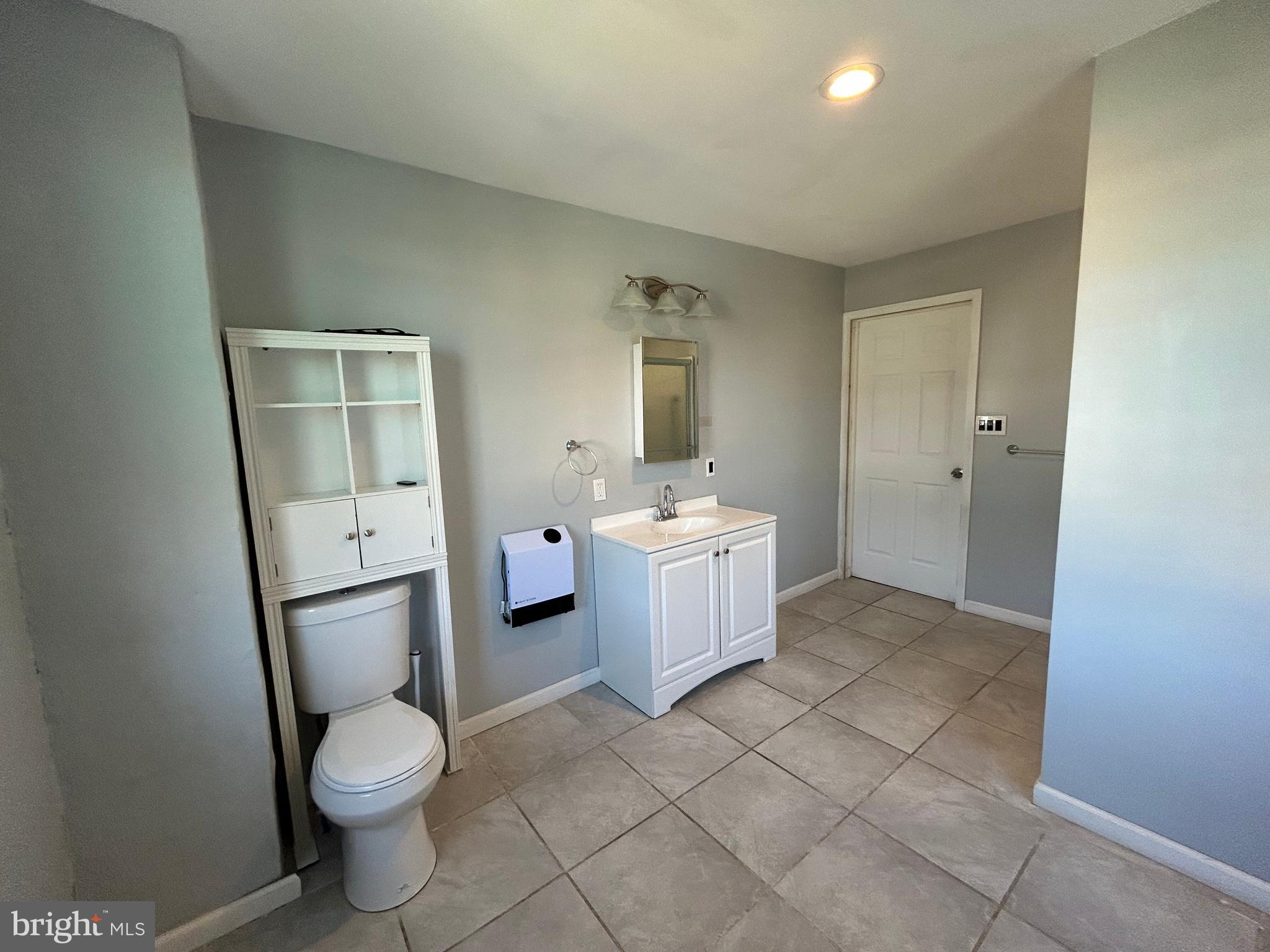 1613 Walnut Street Ashland, PA 17921 - Photo 14 of 36 1st Floor Full Bathroom