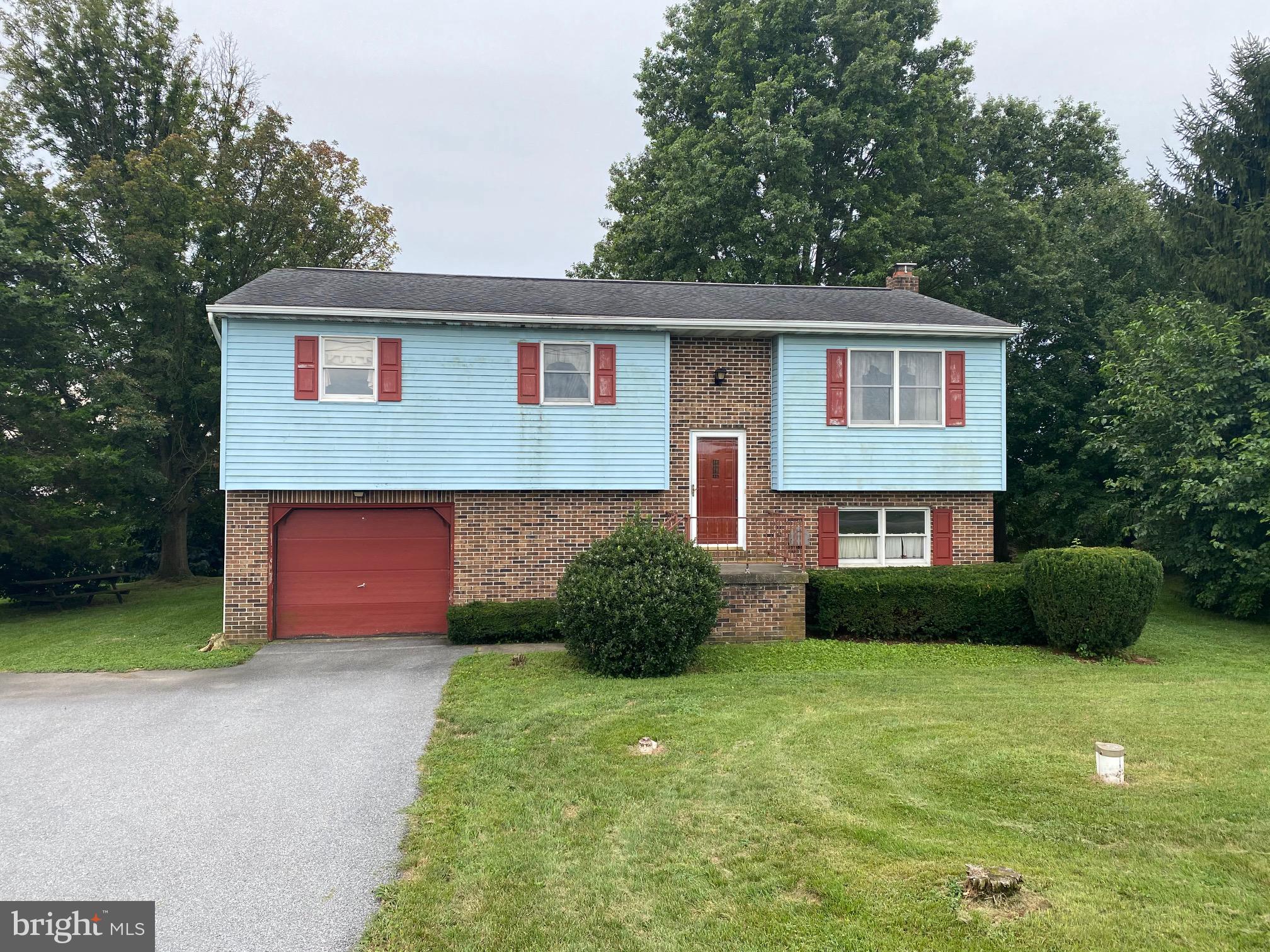 324 East Lexington Road Lititz, PA 17543 - Photo 1 of 14 Front