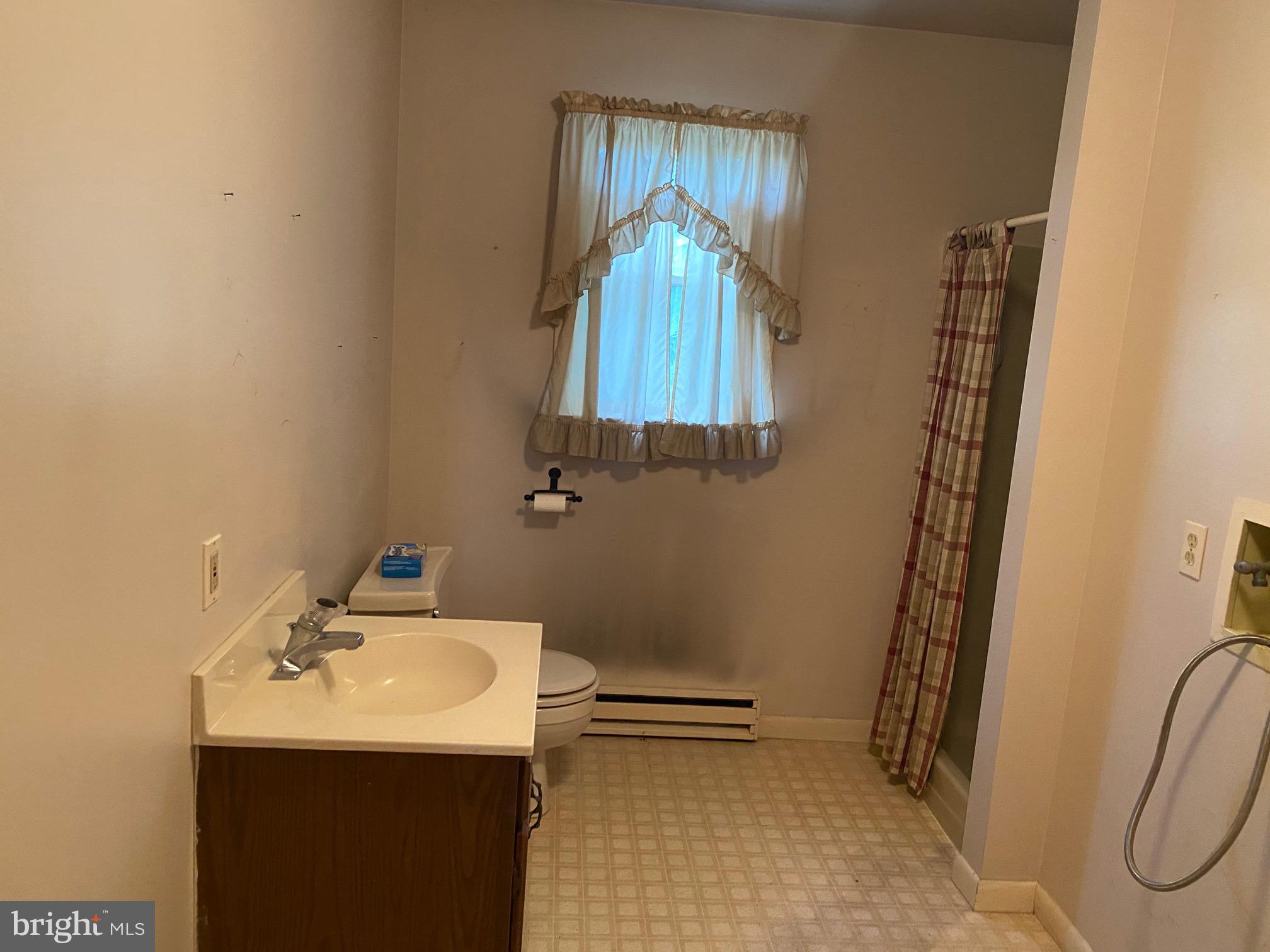 324 East Lexington Road Lititz, PA 17543 - Photo 11 of 14 Bathroom 2