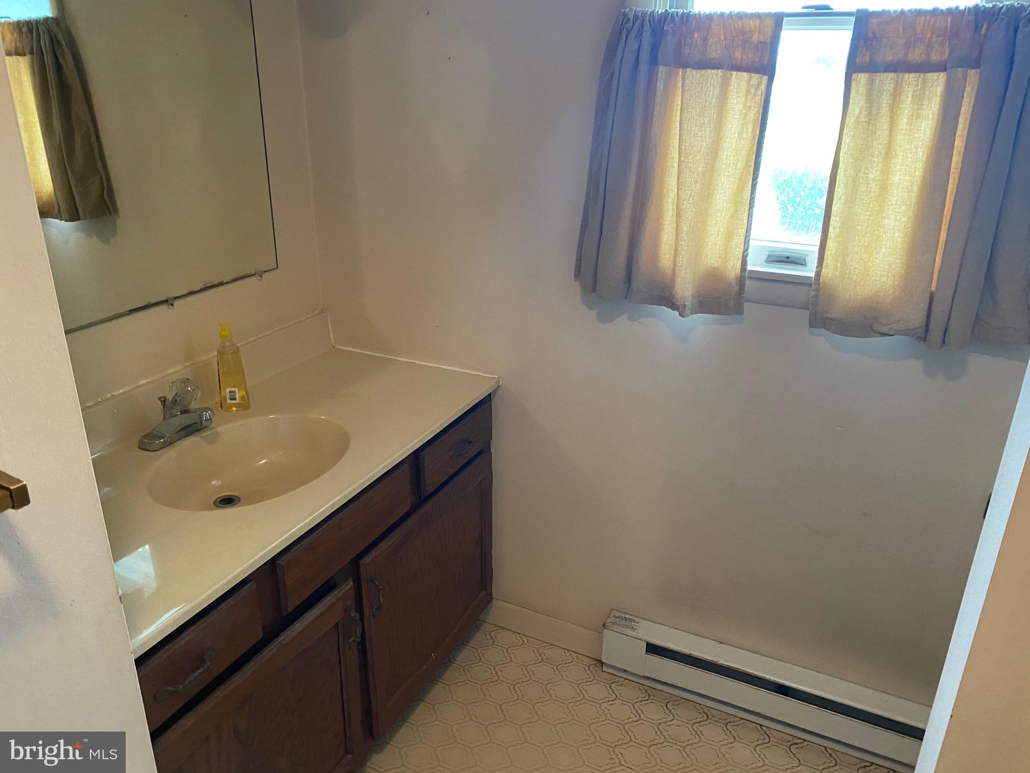 324 East Lexington Road Lititz, PA 17543 - Photo 5 of 14 Bathroom 1