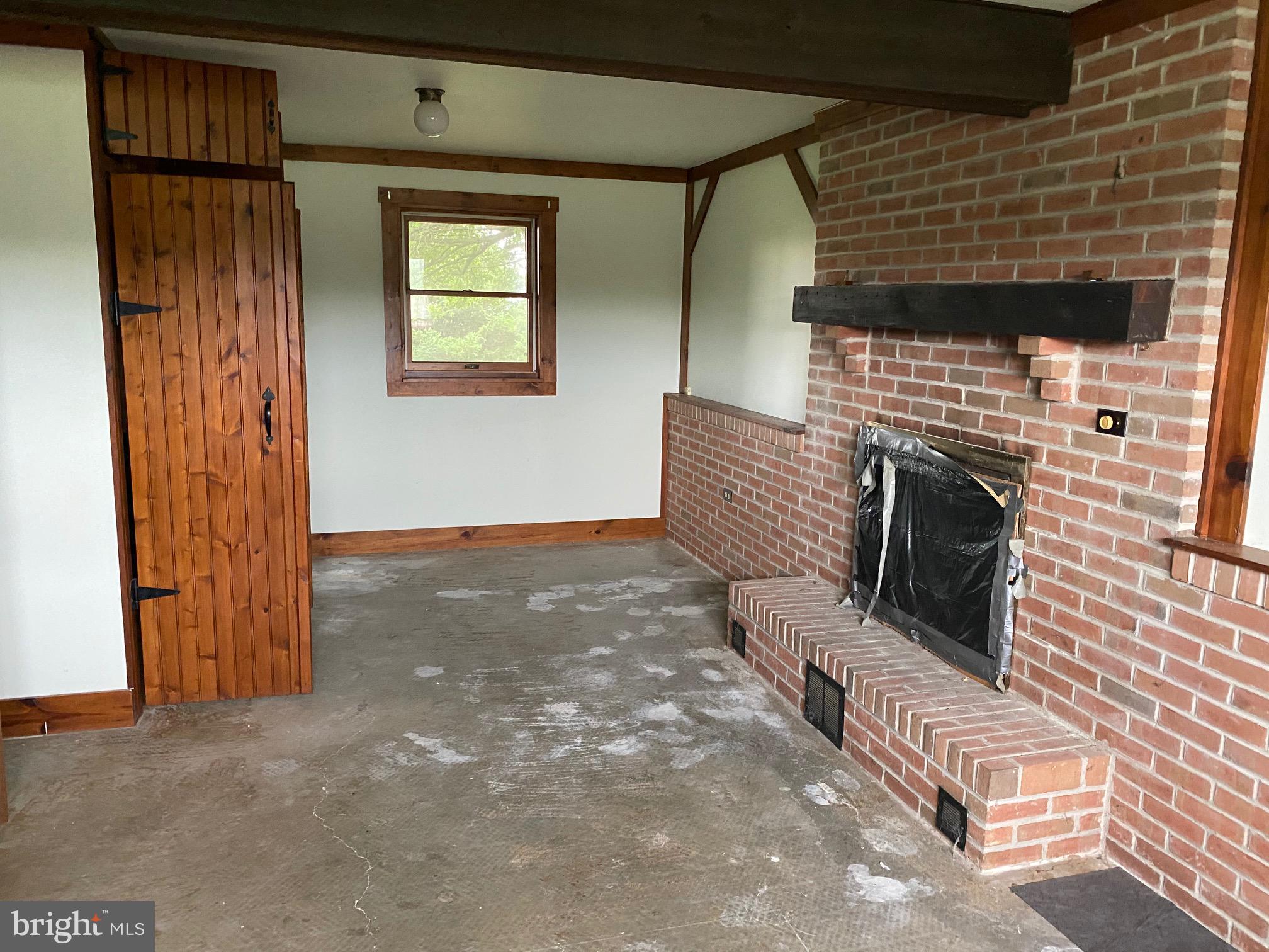 324 East Lexington Road Lititz, PA 17543 - Photo 9 of 14 Family Room