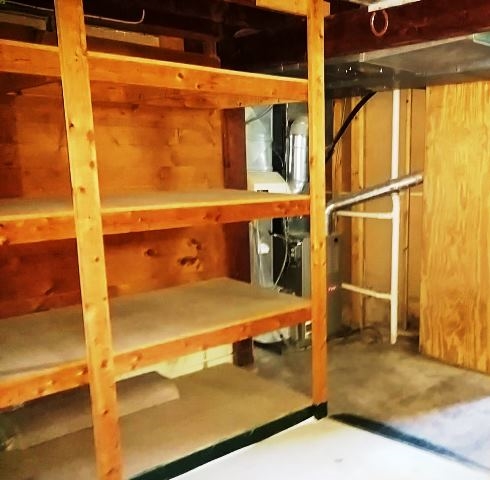 10009 Center Road Durand, IL 61024 - Photo 24 of 25 a balcony with table and chairs