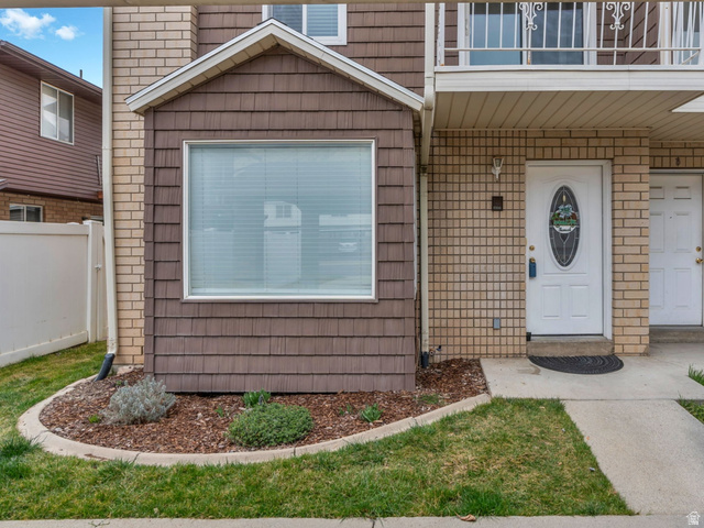 1402 South 1470th Street East Provo, UT 84606 - Photo 2 of 21