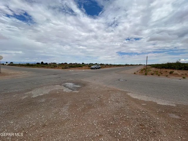 $284,900 | 14697 Jim Bridger Road, El Paso, TX 79938